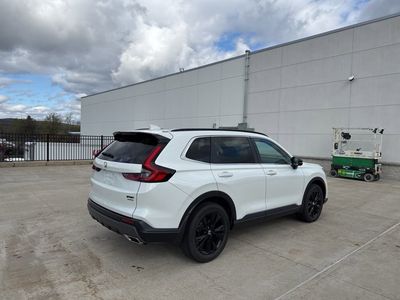 2023 Honda CR-V Hybrid Sport Touring — photo 8 view