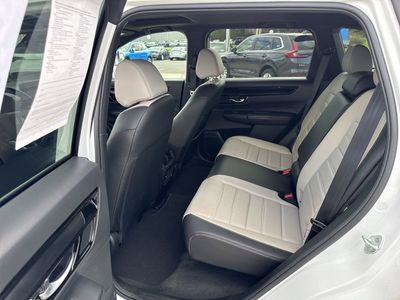 2023 Honda CR-V Hybrid Sport Touring — photo 21 view