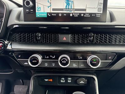 2023 Honda CR-V Hybrid Sport Touring — photo 18 view
