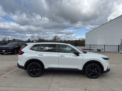 2023 Honda CR-V Hybrid Sport Touring — photo 9 view