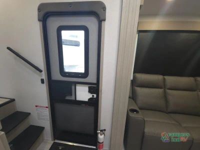 2026 Grand Design Momentum G-Class — photo 18 view