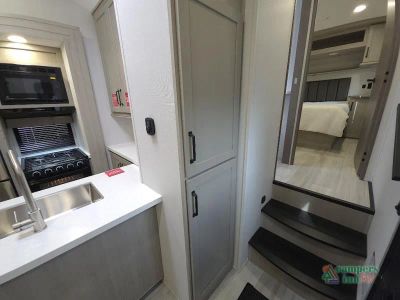 2026 Grand Design Momentum G-Class — photo 41 view