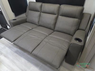 2026 Grand Design Momentum G-Class — photo 48 view