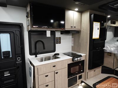 2026 Grand Design Lineage Series M - Photo 15