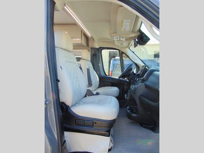 2025 Thor Motor Coach Tellaro - Photo 7