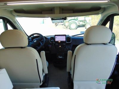 2025 Thor Motor Coach Tellaro - Photo 8