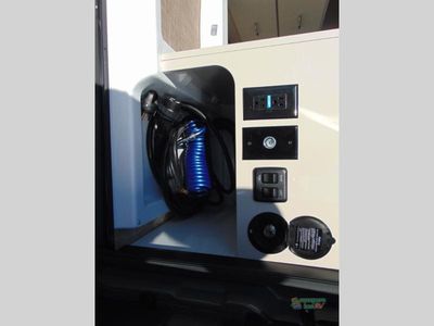 2025 Thor Motor Coach Tellaro - Photo 23