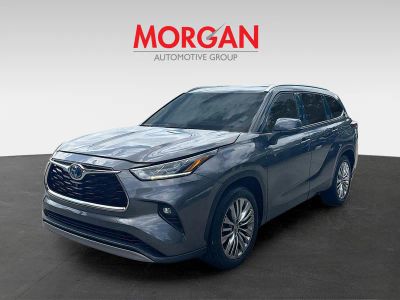 2023 Toyota Highlander — rear three-quarter view
