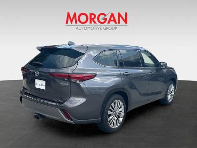 2023 Toyota Highlander — photo 7 view
