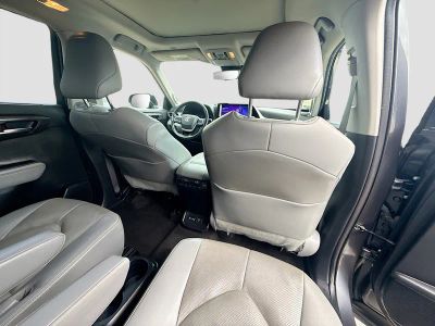 2023 Toyota Highlander — photo 30 view