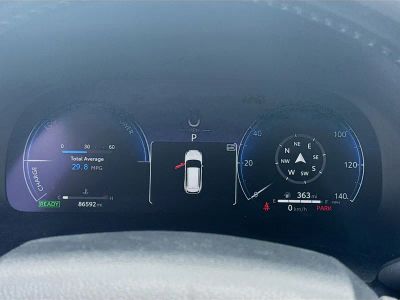 2023 Toyota Highlander — photo 11 view
