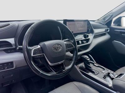 2023 Toyota Highlander — photo 9 view