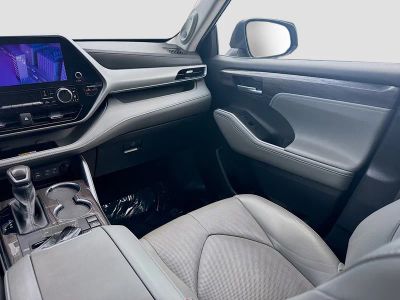2023 Toyota Highlander — photo 22 view