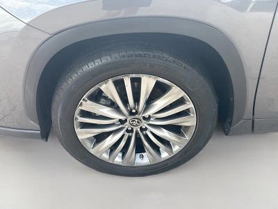 2023 Toyota Highlander — photo 37 view