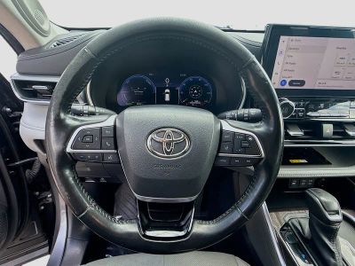 2023 Toyota Highlander — photo 10 view