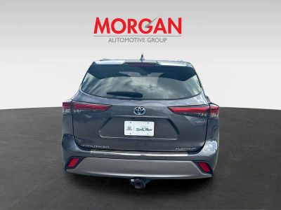 2023 Toyota Highlander — engine compartment view