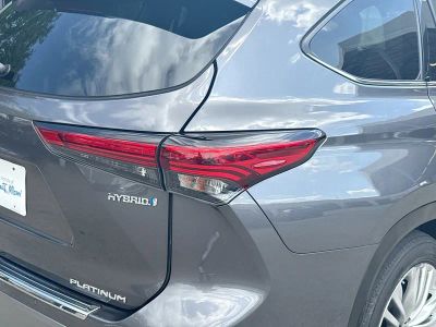 2023 Toyota Highlander — photo 28 view