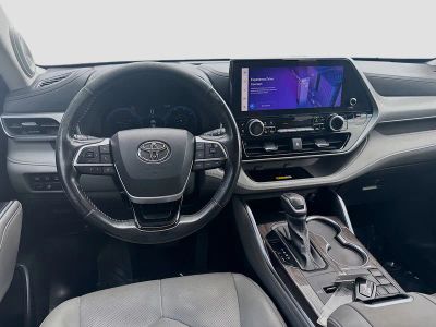 2023 Toyota Highlander — photo 21 view