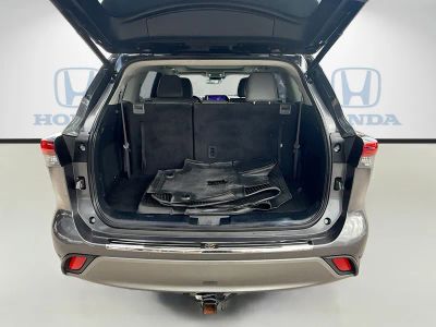 2023 Toyota Highlander — photo 27 view