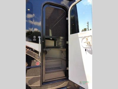 2019 Holiday Rambler Navigator - Photo 10
