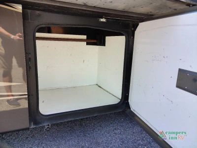2019 Holiday Rambler Navigator - Photo 17
