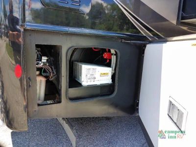 2019 Holiday Rambler Navigator - Photo 12