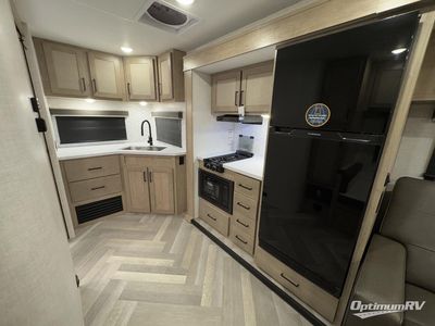 2025 Ember RV E-Series - Photo 4