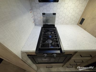 2025 Ember RV E-Series - Photo 5