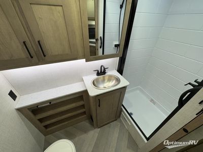 2025 Ember RV E-Series - Photo 10