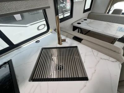 2027 Thor Motor Coach CHATEAU — photo 10 view