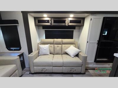 2026 Venture RV SportTrek Touring Edition — photo 33 view