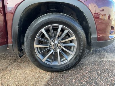 2019 Toyota Highlander — photo 7 view