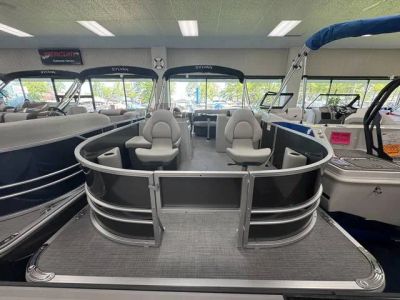 2026 Sylvan MIRAGE 818 FISH — front three-quarter view