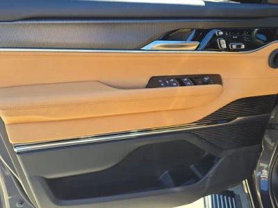 2024 Jeep Grand Wagoneer — photo 18 view