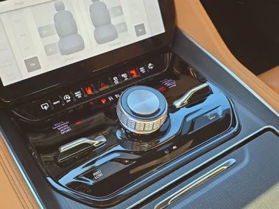 2024 Jeep Grand Wagoneer — photo 28 view