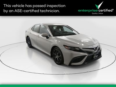 2024 Toyota Camry SE Auto — front three-quarter view