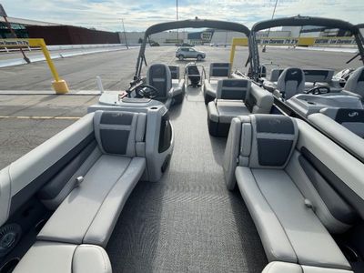 2025 Barletta Boats Cabrio Mid-Lounge - Photo 4