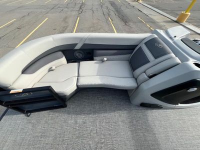 2025 Barletta Boats Cabrio Mid-Lounge - Photo 6