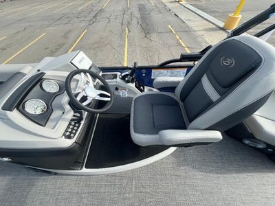 2025 Barletta Boats Cabrio Mid-Lounge - Photo 9