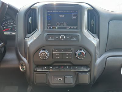 2024 Chevrolet Silverado 1500 - Photo 11