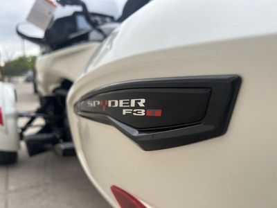 2025 Can-Am Spyder F3-T Rotax 1330 ACE - Photo 9