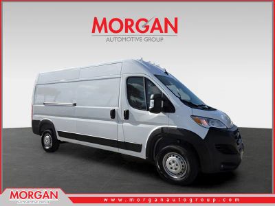2026 Ram ProMaster 2500 High Roof in White — front three-quarter view