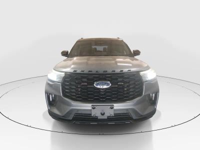 2025 Ford Explorer - Photo 2