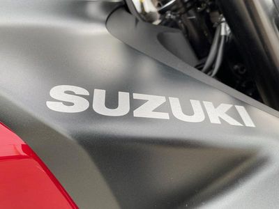 2026 Suzuki GSX-8S — photo 12 view