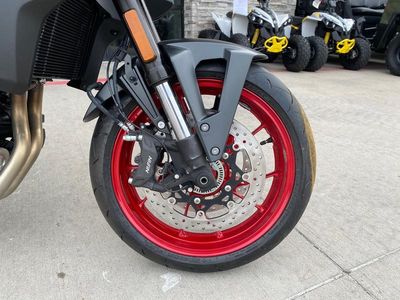 2026 Suzuki GSX-8S — photo 15 view