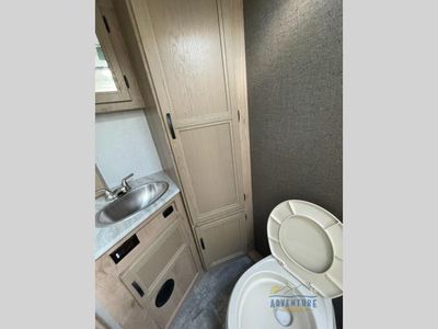 2021 Winnebago Industries Towables Micro Minnie - Photo 9