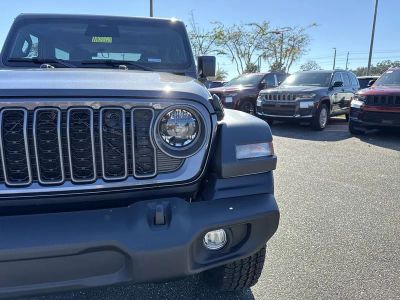 2026 Jeep Wrangler — photo 9 view