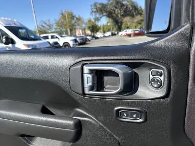 2026 Jeep Wrangler — photo 13 view