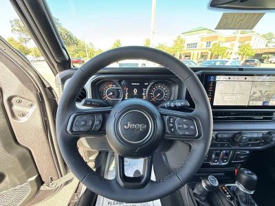 2026 Jeep Wrangler — photo 14 view