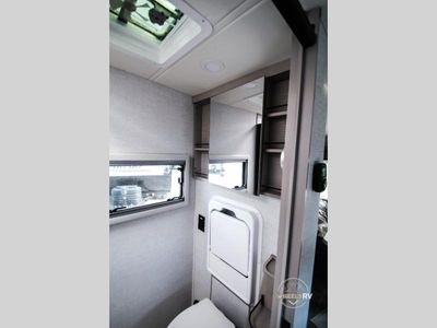 2025 Grand Design Serenova - Photo 38